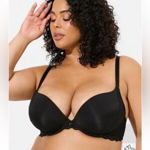 NWT Torrid Push Up Plunge Bra microfiber & lace, black. Sz 42B